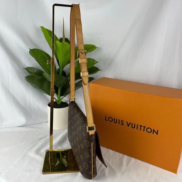 LOUIS VUITTON Musette Tango Adjustable Shoulder Strap Monogram Canvas W/COA - Picture 5 of 17